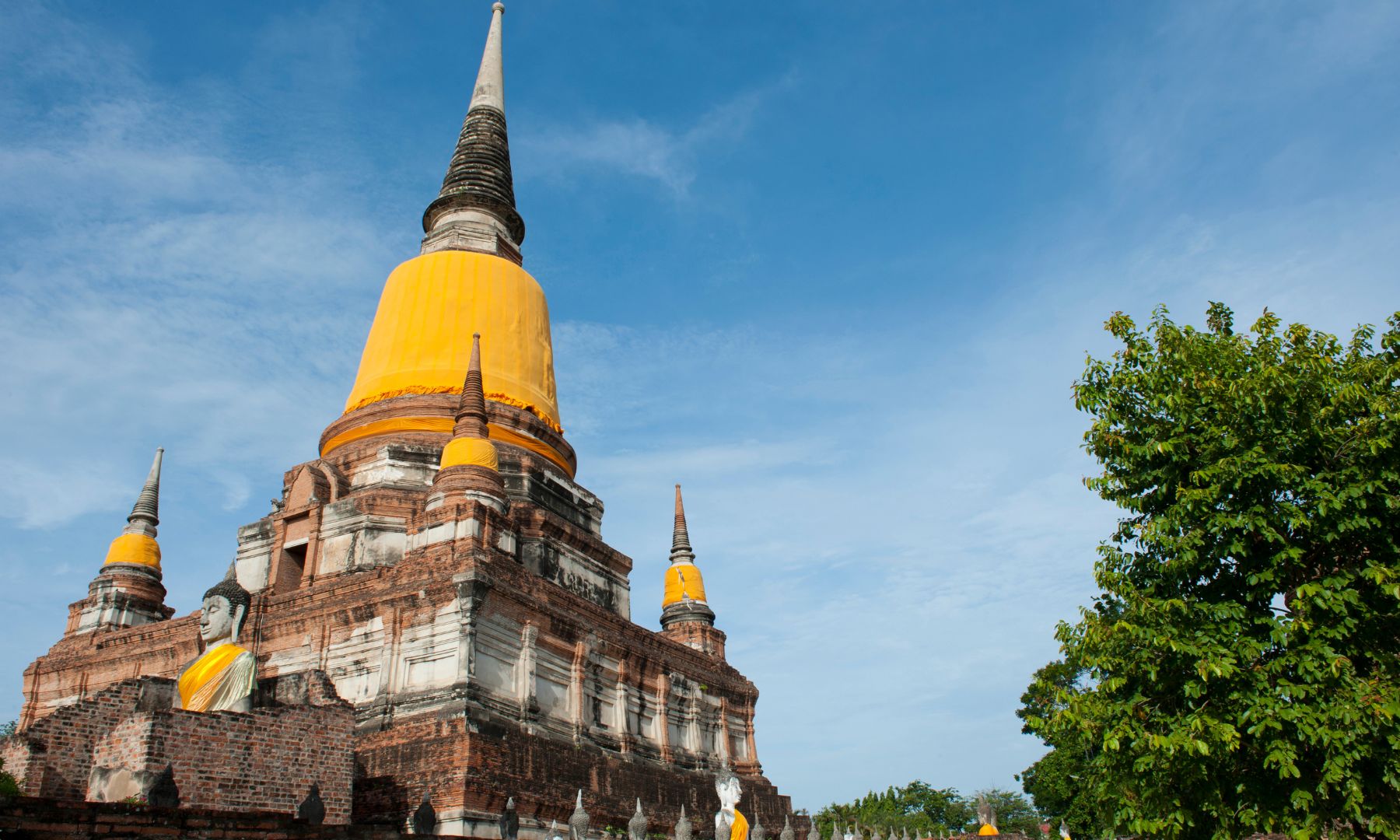 アユタヤ王朝の初代王によって建立された「ワット・ヤイチャイモンコン」